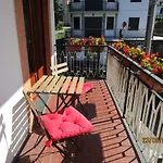 아파트 Rainbow House